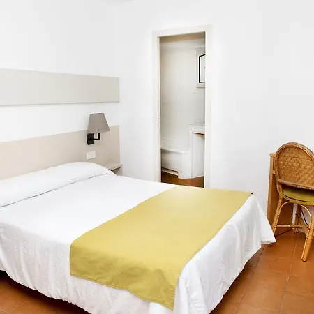 Ubaldo Hotel *